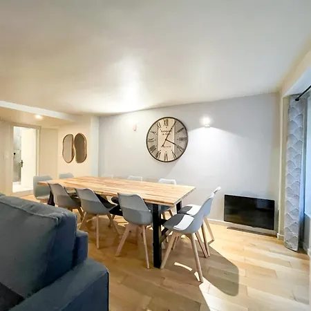 Apartment Urban Flat 89 - Large Flat For 10 Guests *