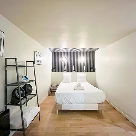 Urban Flat 89 - Large Flat For 10 Guests