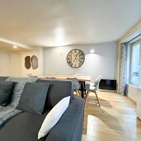 Apartment Urban Flat 89 - Large Flat For 10 Guests *